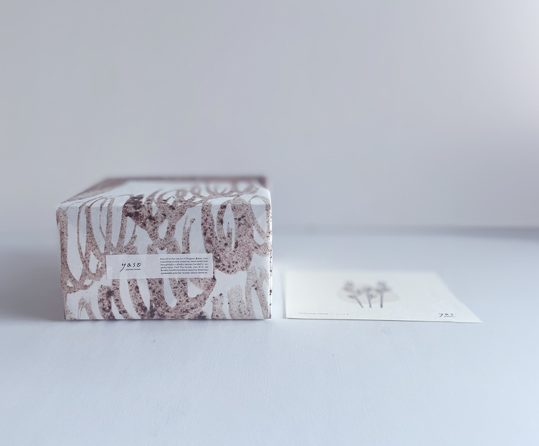 自然と森を暮らしの中に取り込む、上質なライフスタイルブランド「yaso」のギフト包装をご紹介します。